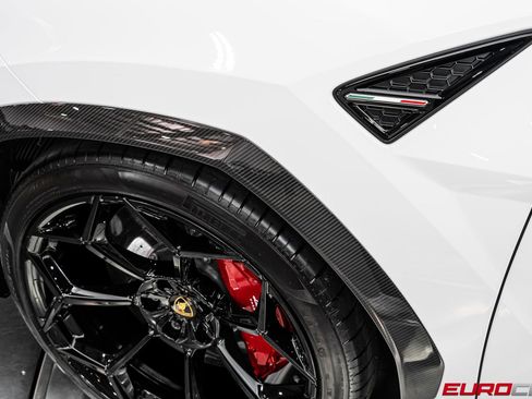 Used 2024 Lamborghini Urus Performante AWD/4WD image 16