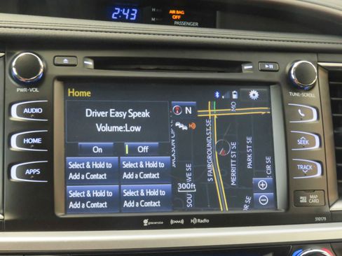 Used 2017 Toyota Highlander XLE FWD image 42