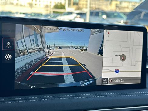 Used 2025 Genesis G70 2.5T image 20