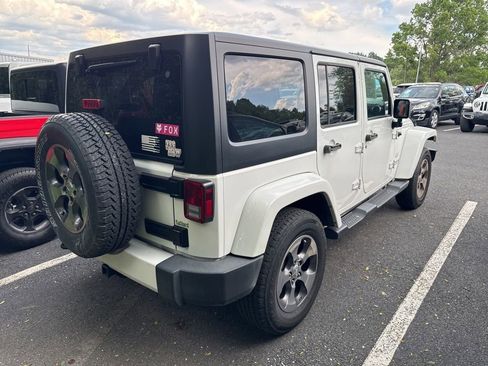Used 2016 Jeep Wrangler Unlimited Sahara w/ Connectivity Group AWD/4WD image 4