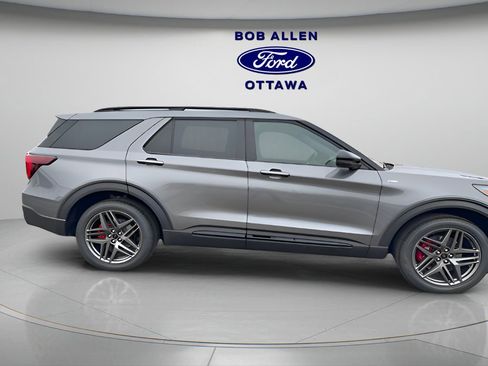 New 2026 Ford Explorer ST-Line w/ ST-Line Street Pack image 9