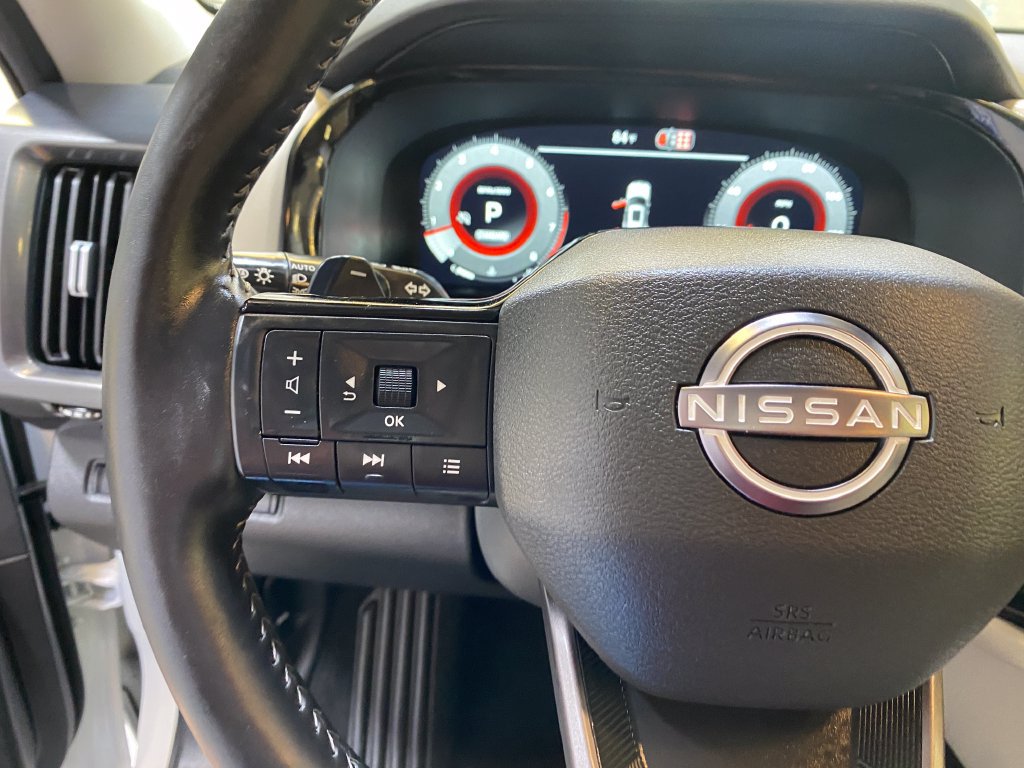 Used 2026 Nissan Pathfinder SL FWD image 35