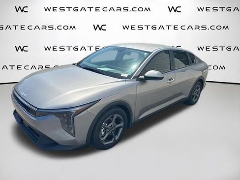 Used 2025 Kia K4 FWD image 1