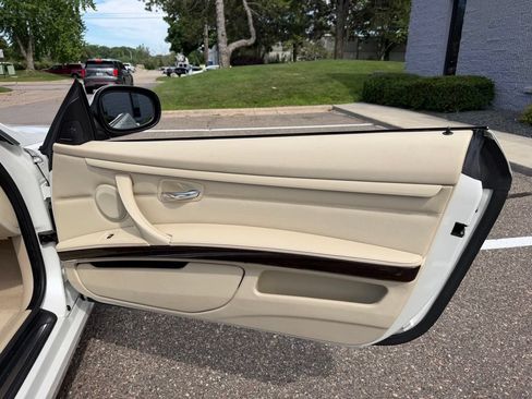 Used 2012 BMW 328i Convertible RWD image 40