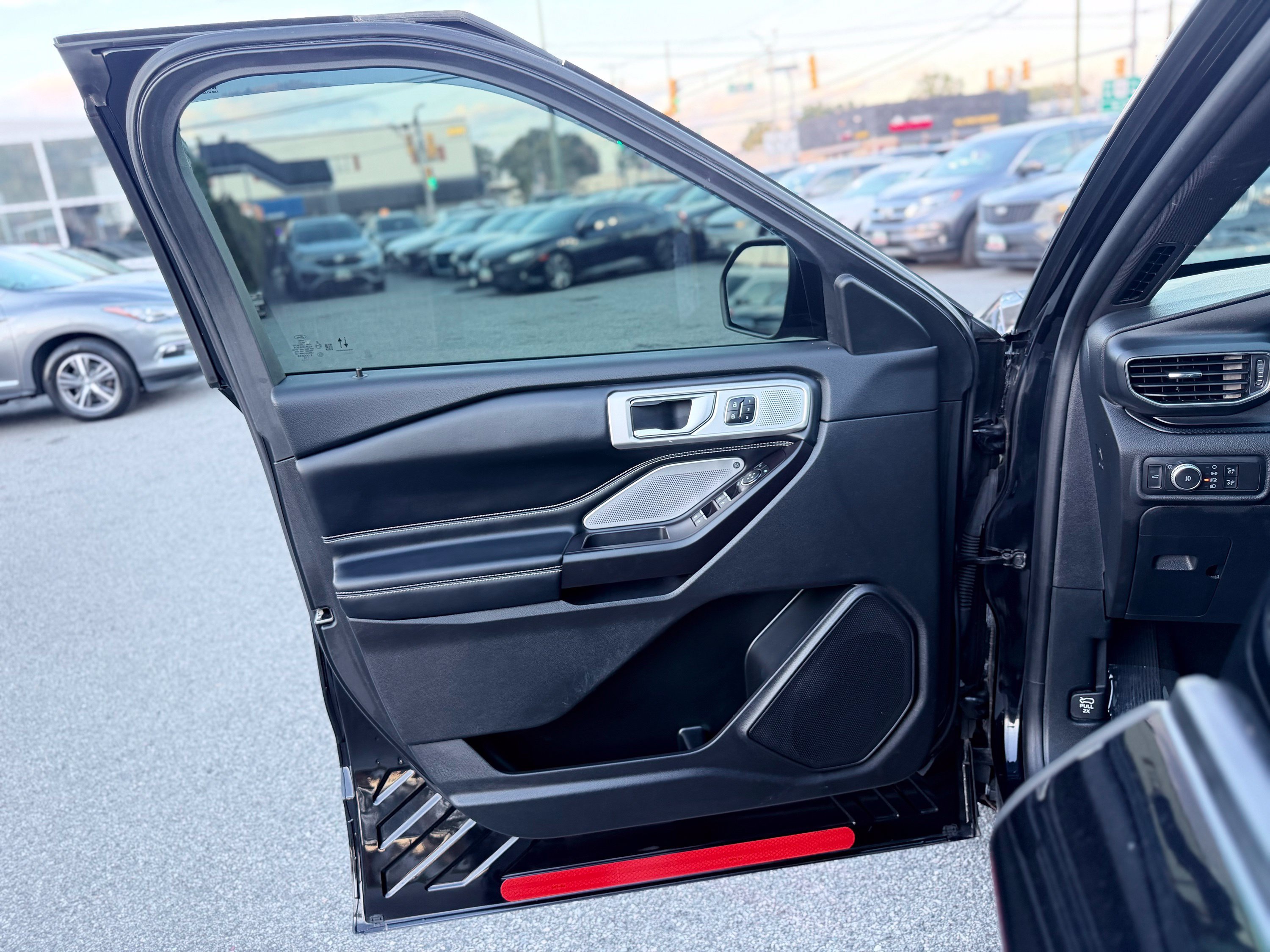 Used 2020 Ford Explorer ST w/ Premium Technology Package AWD/4WD image 12
