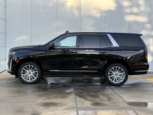 Used 2023 Cadillac Escalade Premium Luxury w/ Performance Package image 4