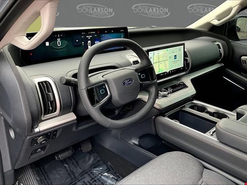 Certified 2025 Ford Expedition Active AWD/4WD image 10