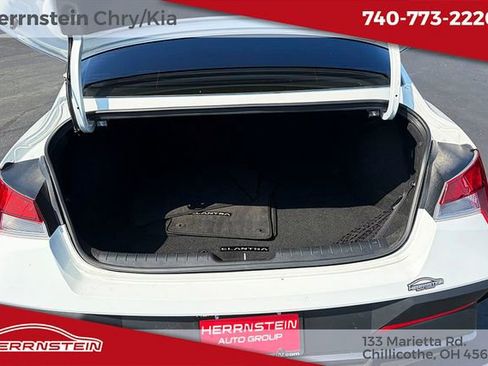 Used 2024 Hyundai Elantra SE FWD image 22
