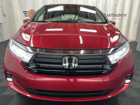 Used 2024 Honda Odyssey Touring image 4