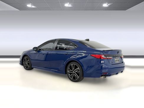 Used 2025 Toyota Camry XSE FWD image 3