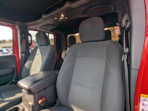 Used 2020 Jeep Gladiator Sport w/ Quick Order Package 24S image 9