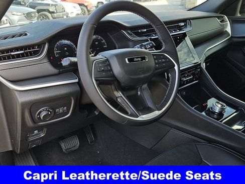 New 2025 Jeep Grand Cherokee Laredo image 24