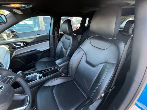 Used 2025 Jeep Compass Limited AWD/4WD image 37
