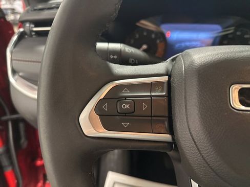 Used 2023 Jeep Compass Limited image 16