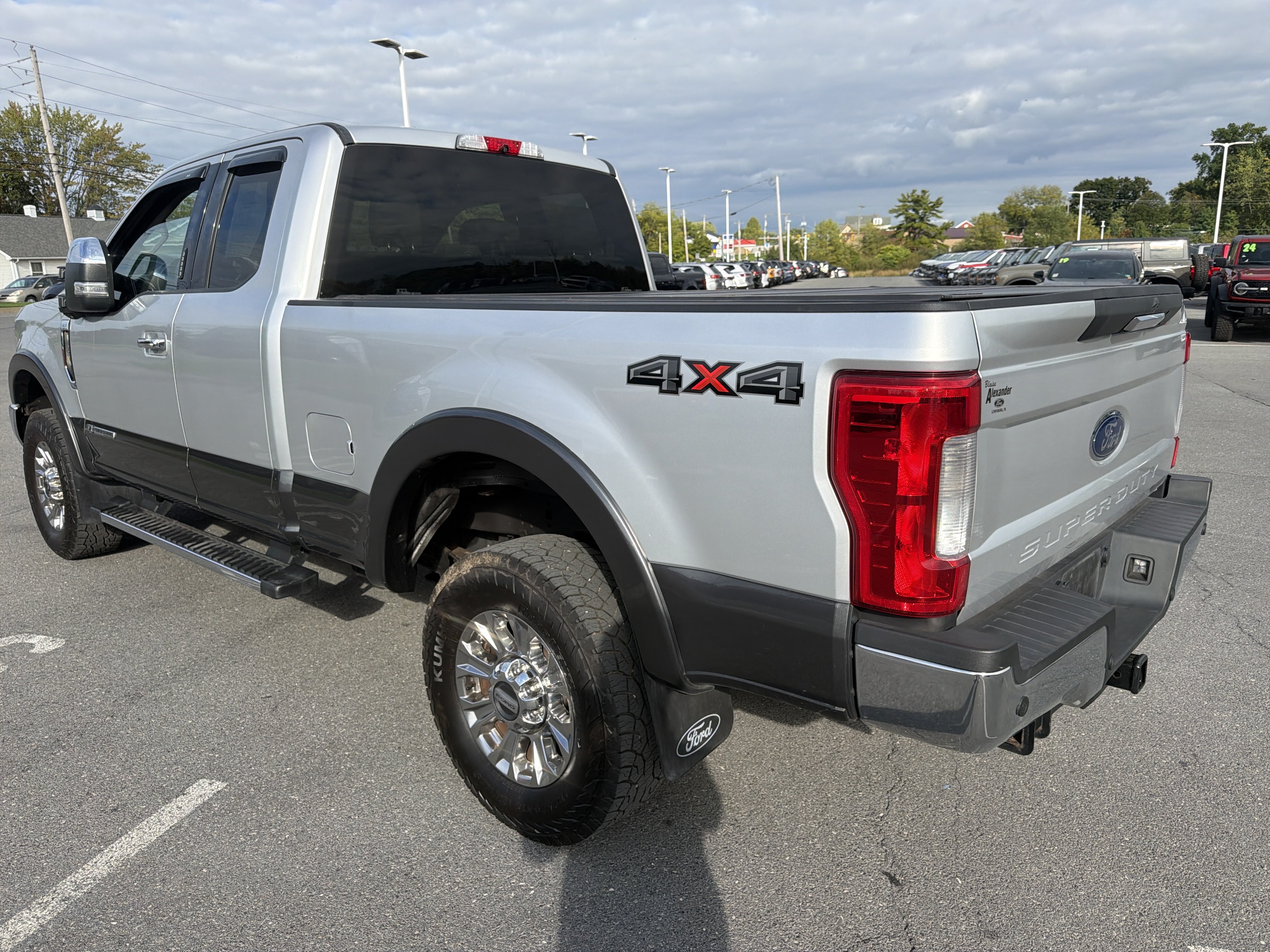 Used 2019 Ford F250 XLT w/ XLT Premium Package AWD/4WD image 6