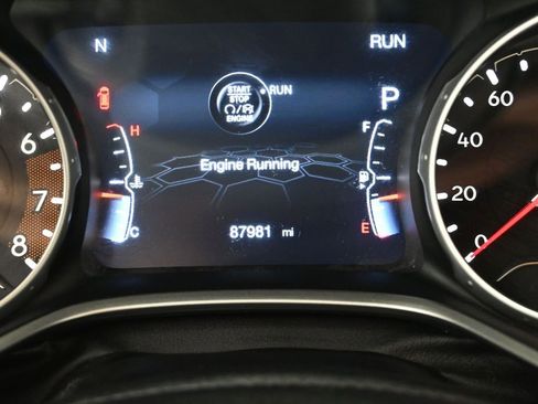 Used 2019 Jeep Compass Latitude FWD image 13