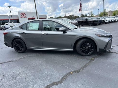 New 2026 Toyota Camry SE w/ Convenience Package FWD image 2