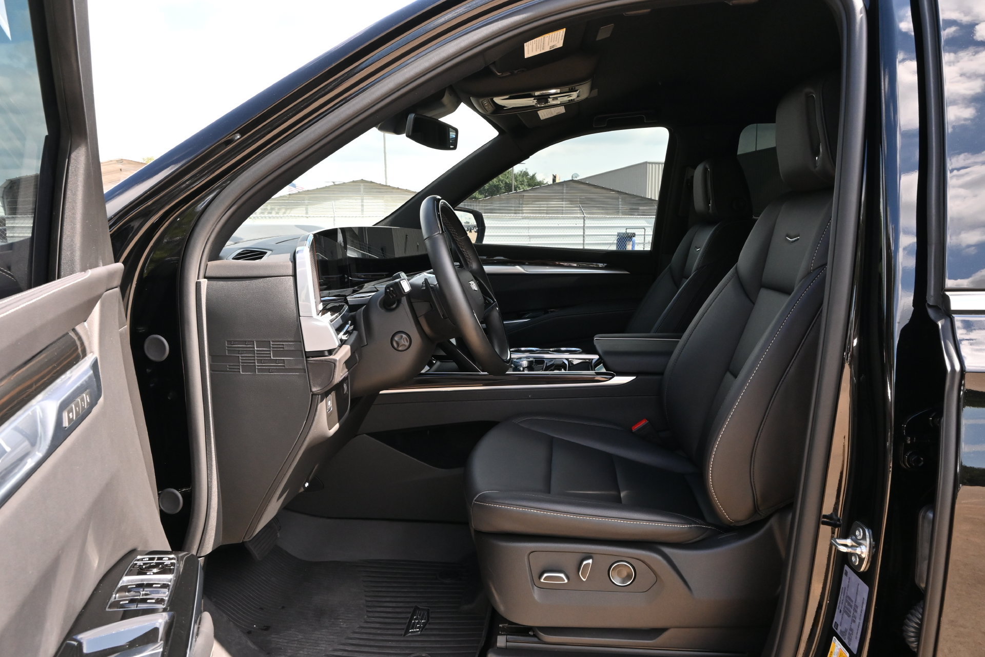 Certified 2026 Cadillac Escalade ESV 2WD image 17