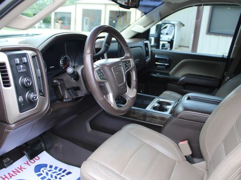 Used 2015 GMC Sierra 2500 Denali w/ Duramax Plus Package AWD/4WD image 15
