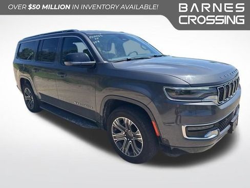 Used 2024 Jeep Wagoneer L Series II w/ Flexible Seating Group AWD/4WD image 1