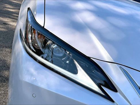 Used 2024 Lexus ES 350 w/ Premium Package image 27