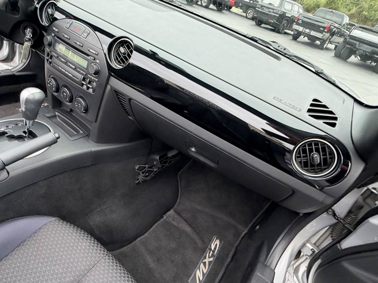 Used 2007 MAZDA MX-5 Miata Touring RWD image 32
