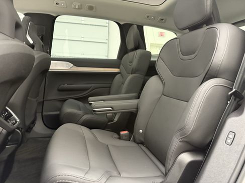 Certified 2025 Volvo EX90 Ultra AWD/4WD image 26