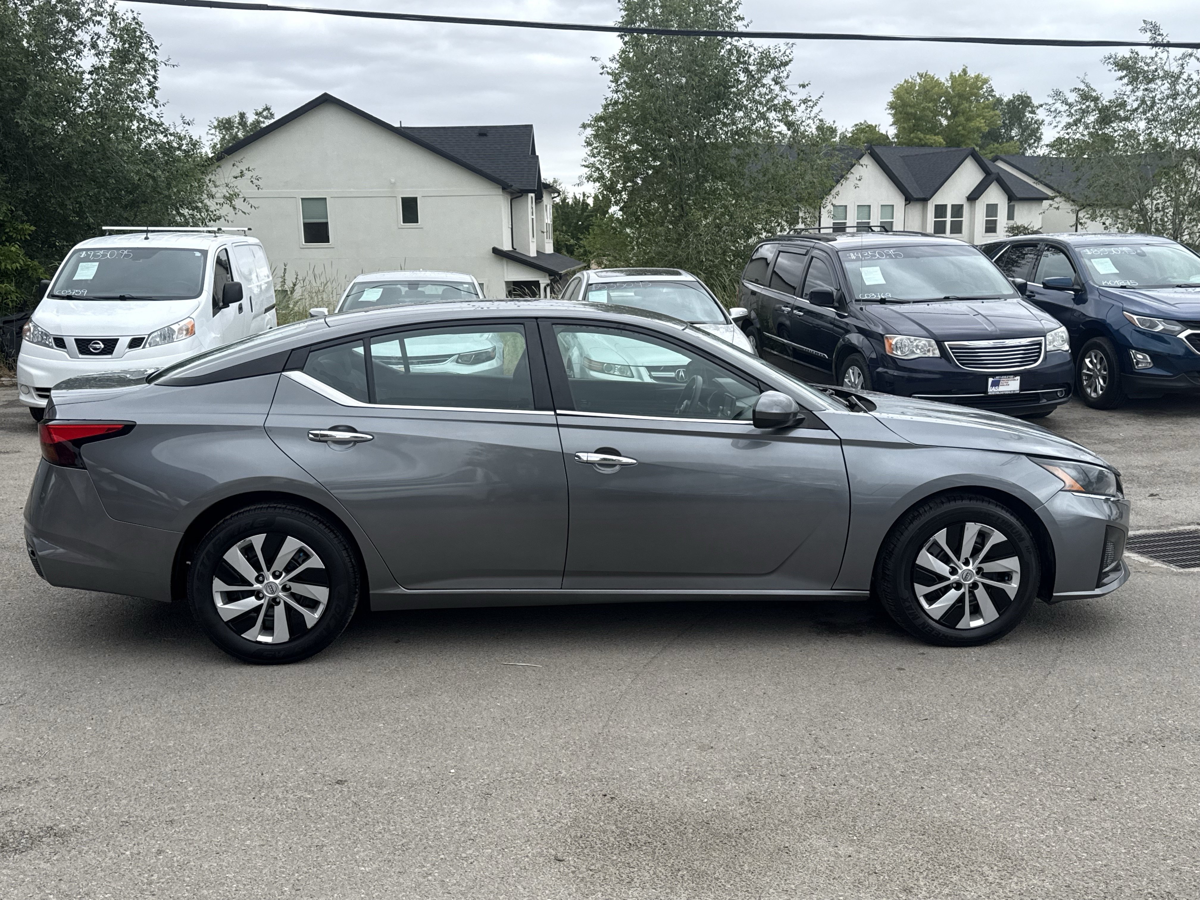 Used 2023 Nissan Altima 2.5 S FWD image 3