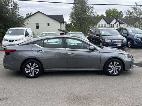 Used 2023 Nissan Altima 2.5 S FWD image 3