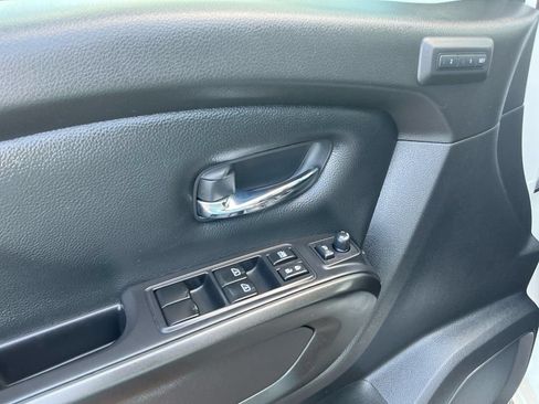 Used 2021 Nissan Titan PRO-4X w/ Pro-4x Convenience Package AWD/4WD image 16