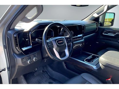 Used 2024 GMC Sierra 2500 SLT w/ SLT Premium Package AWD/4WD image 15
