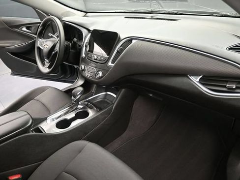 Used 2021 Chevrolet Malibu LT FWD image 14