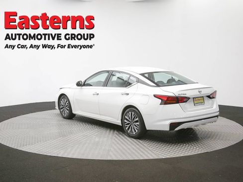 Used 2025 Nissan Altima 2.5 SV FWD image 65