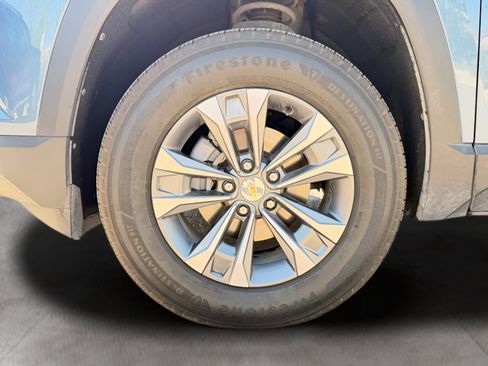 Used 2025 Chevrolet Equinox LT w/ Safety and Technology Package FWD image 32