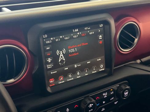 Used 2023 Jeep Gladiator Rubicon w/ Cold Weather Group AWD/4WD image 20