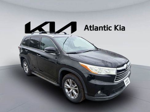Used 2015 Toyota Highlander XLE AWD/4WD image 4
