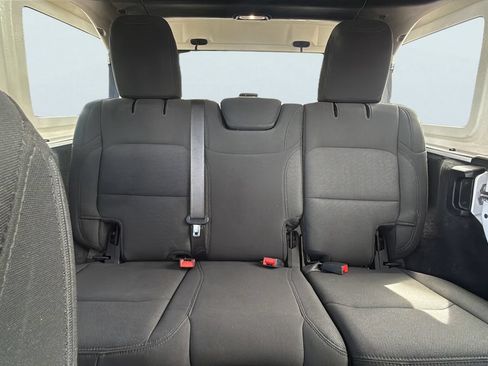Used 2019 Jeep Wrangler Unlimited Sport S AWD/4WD image 15