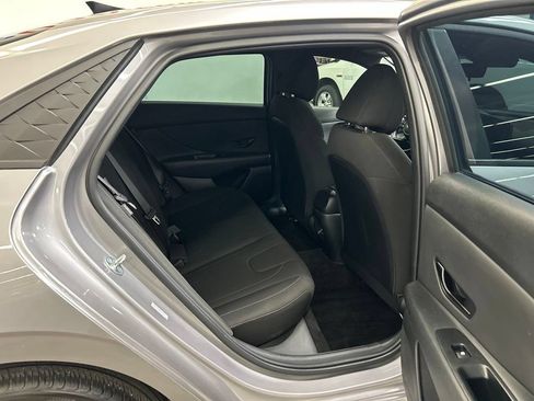 Used 2025 Hyundai Elantra Sport FWD image 11