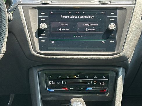 Certified 2024 Volkswagen Tiguan SE R-Line image 28