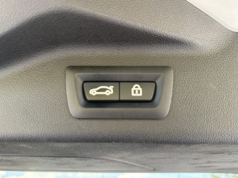 Used 2019 BMW X7 xDrive50i w/ Premium Package AWD/4WD image 52