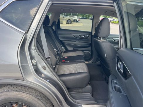 Used 2018 Nissan Rogue SV FWD image 29