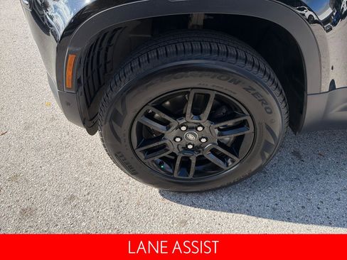 Used 2025 Land Rover Defender 110 S image 12