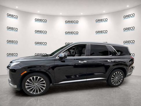 Used 2024 Hyundai Palisade Calligraphy FWD image 4