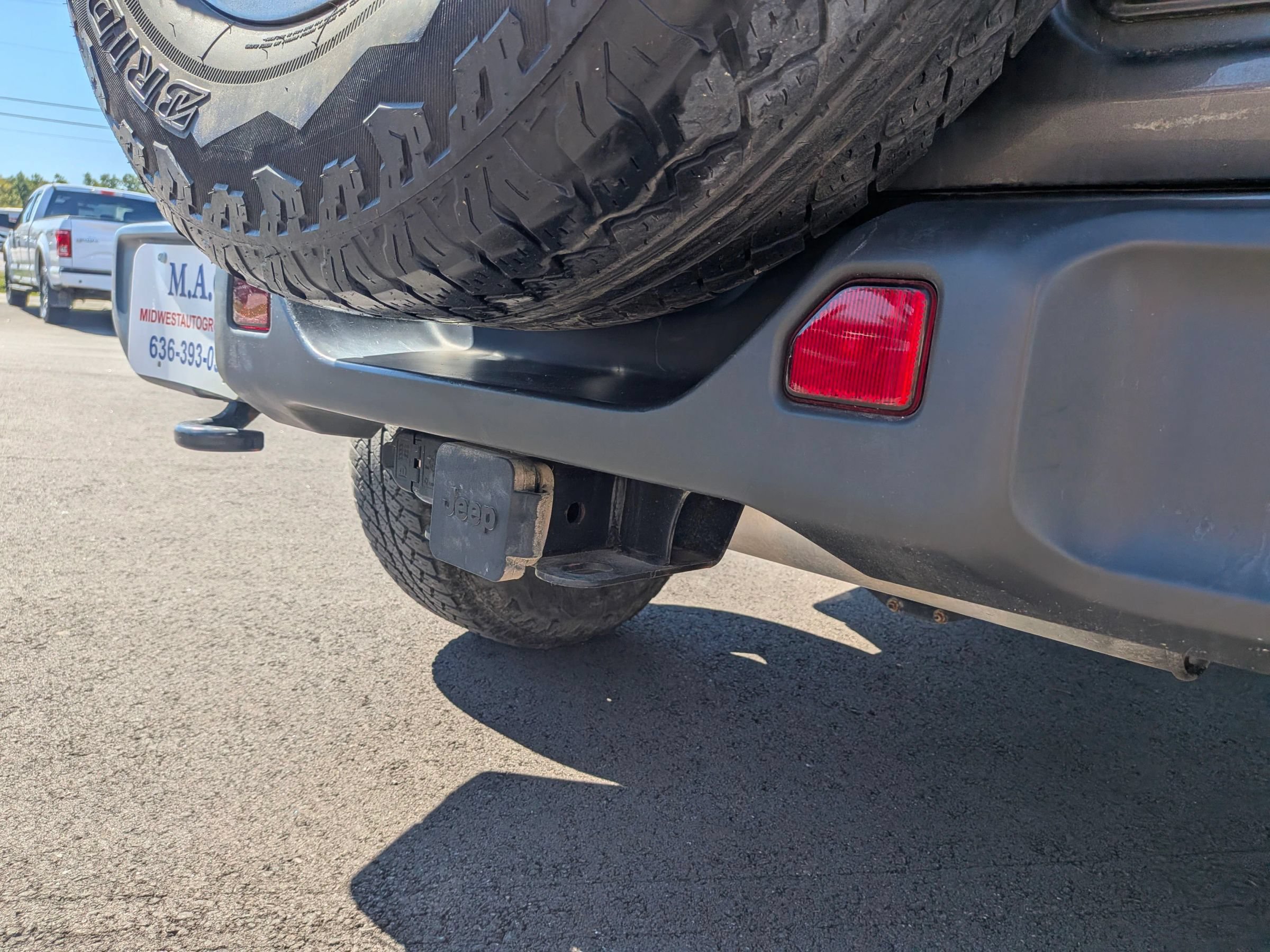 Used 2018 Jeep Wrangler Unlimited Sahara AWD/4WD image 17
