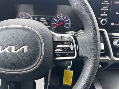 Used 2022 Kia Sorento LX image 15