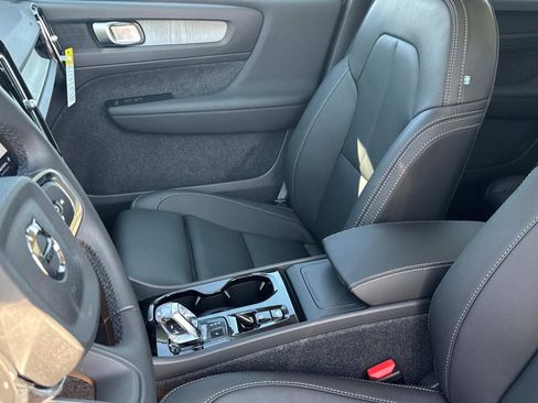 New 2026 Volvo XC40 B5 Plus w/ Climate Package image 20