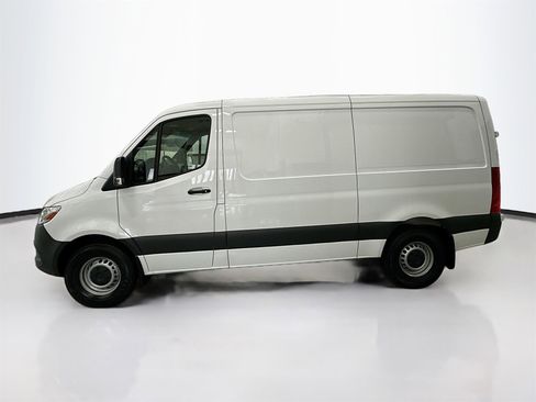 Used 2025 Mercedes-Benz Sprinter 2500 image 5