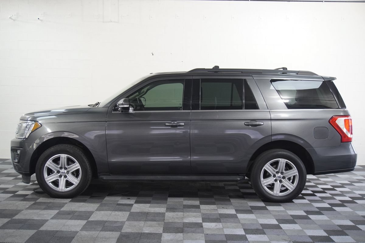 Used 2018 Ford Expedition XLT w/ Equipment Group 201A AWD/4WD image 2