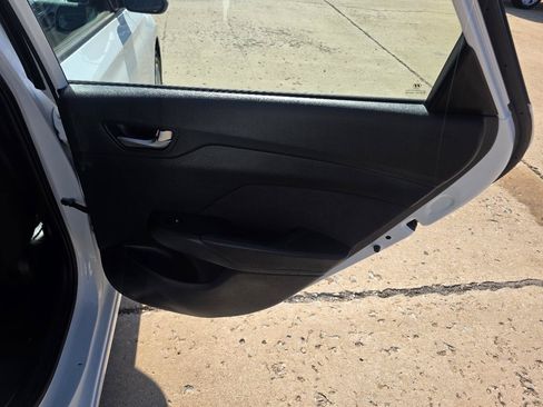 Used 2021 Hyundai Accent SE FWD image 21