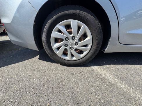 Used 2017 Hyundai Elantra Value Edition FWD image 19